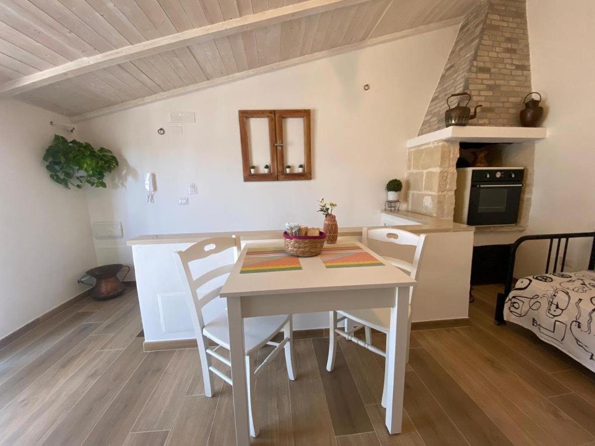 콘베르사노 Racconti Di Pietra B&B 외부 사진