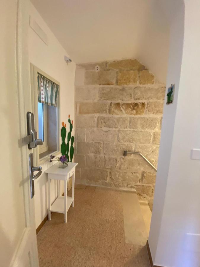 콘베르사노 Racconti Di Pietra B&B 외부 사진